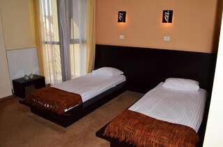 Отель Hotel Maxim Арад Двухместный номер с 2 отдельными кроватями-7